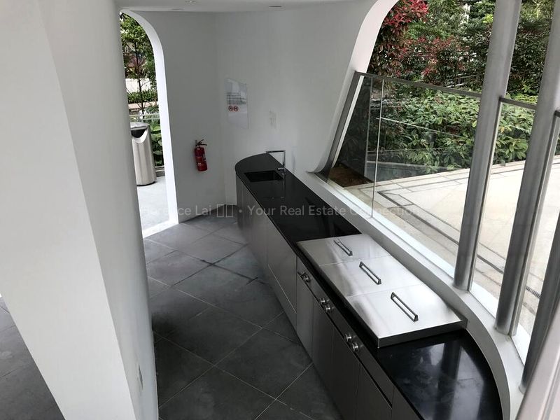Studio Condo for Sale in  The Scotts Tower - Image 4